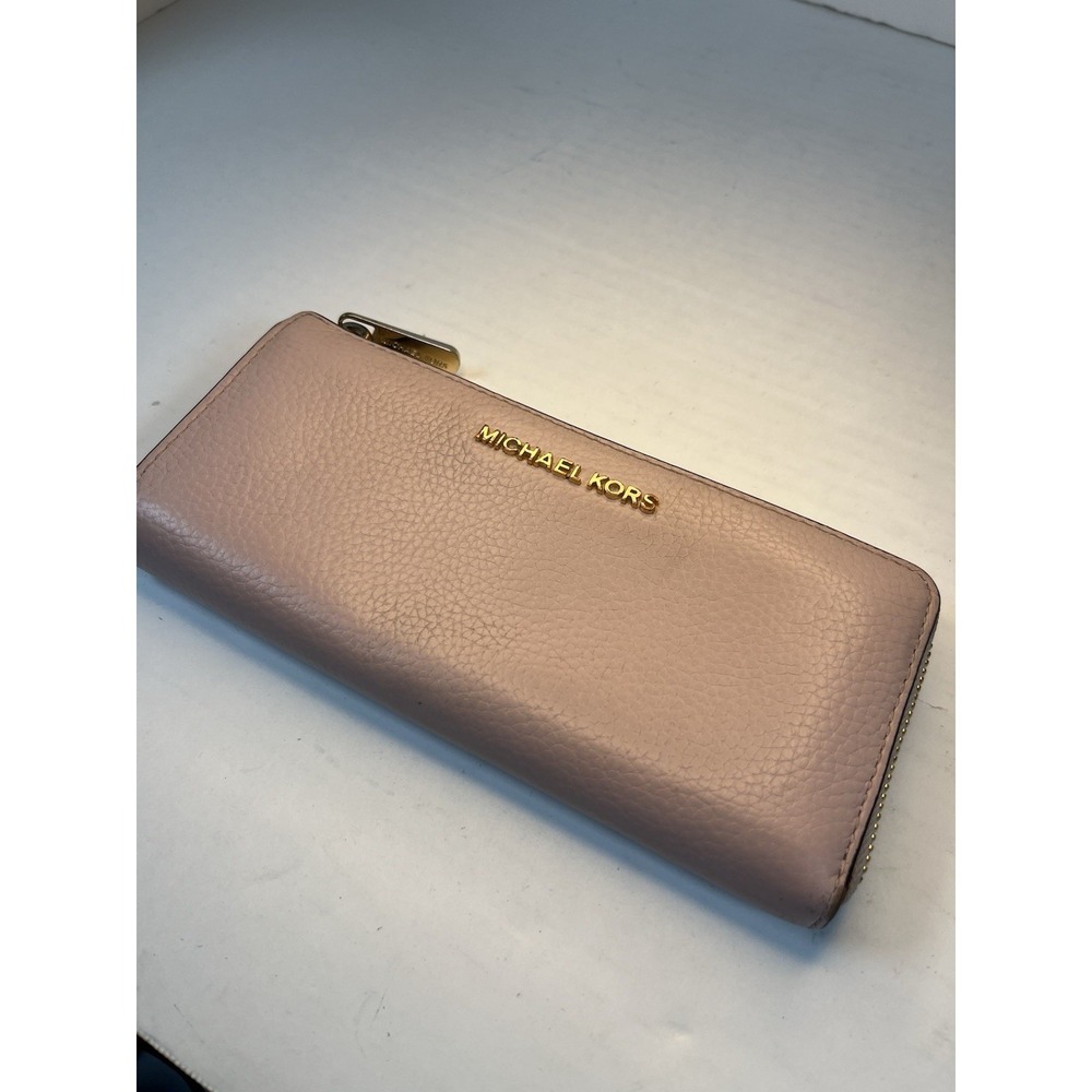 Michael Kors Jet Set Travel Large Saffiano Leather Quarter-Zip Wallet Dusty Rose